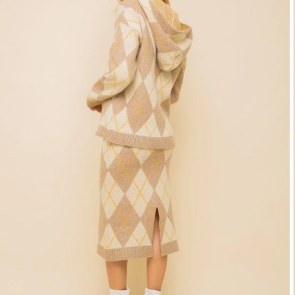 SET of Hooded Sweater + Skirt NWT - Picture 2 of 5